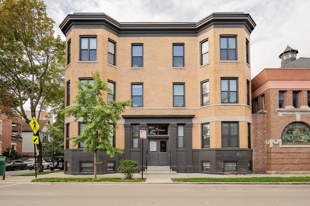Foto principal - 3 bedroom in Chicago IL 60614