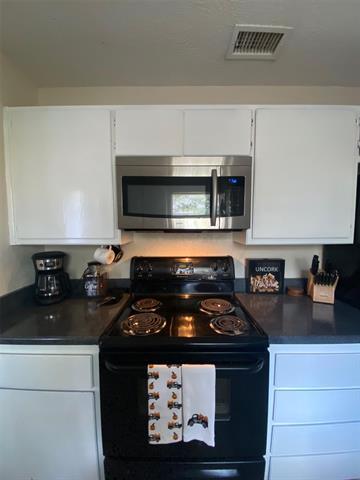 Foto del edificio - 1715 Windsong Ln