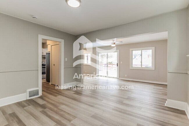 Foto del edificio - 922 Edgewood Dr