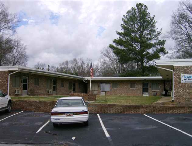 Building Photo - Karen Apartments