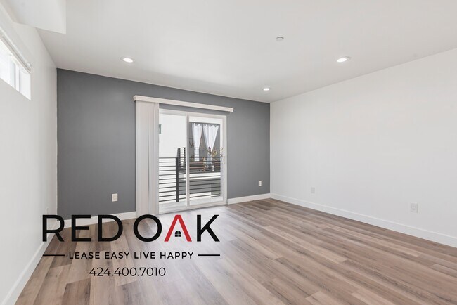Building Photo - ~ One Month FREE! ~ Sun Drenched Three Bed...