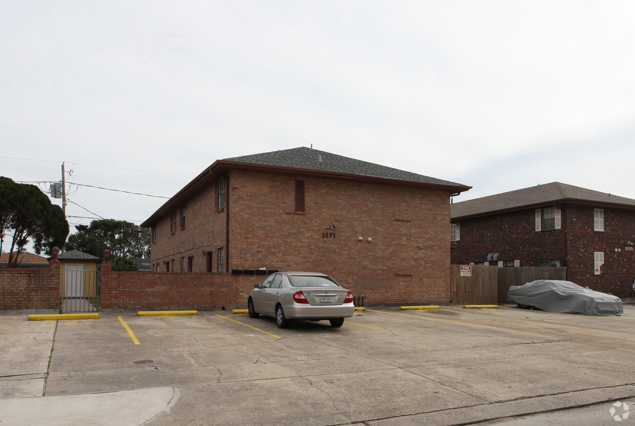 Building Photo - 1017-1021 Dimarco Dr