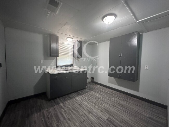Foto del edificio - 1224-D Marion-