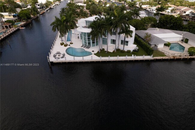 Foto del edificio - 2890 NE 28th St