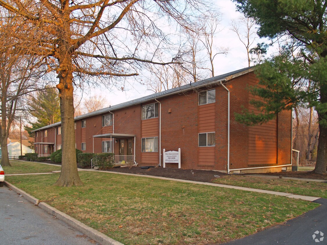 Primary Photo - 516-32 Willow St