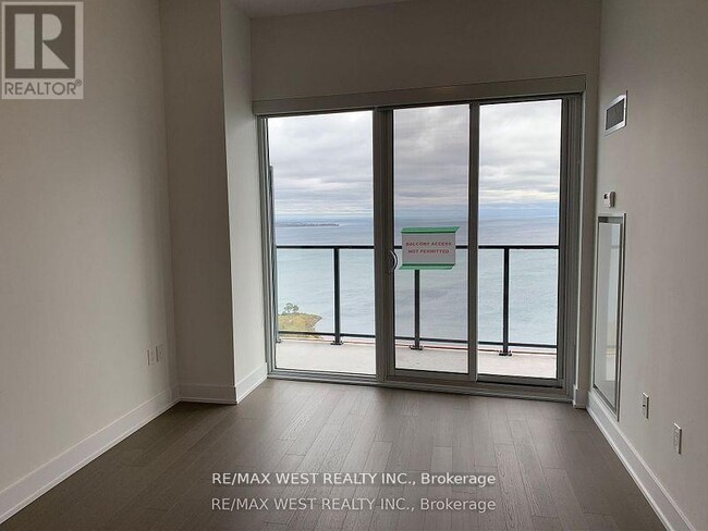 Building Photo - 20-4420 Shore Breeze Dr