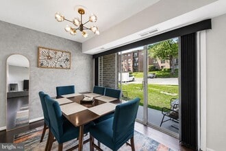 Building Photo - 12703 Lotte Dr