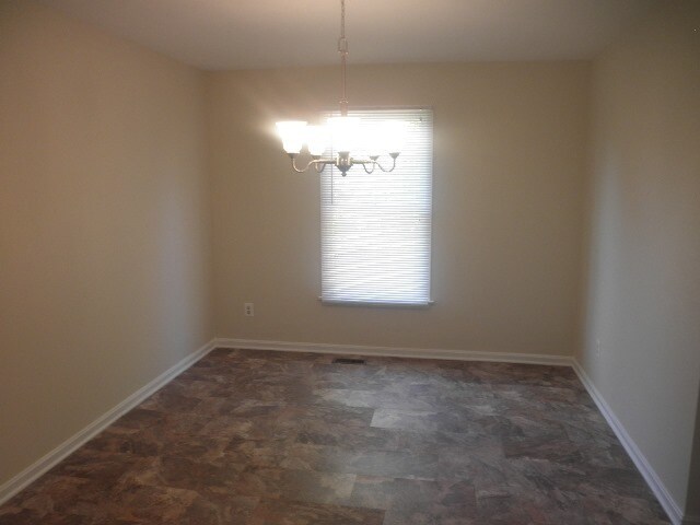 Building Photo - 3 Bedroom 2.5 bath in Nottingham MD
