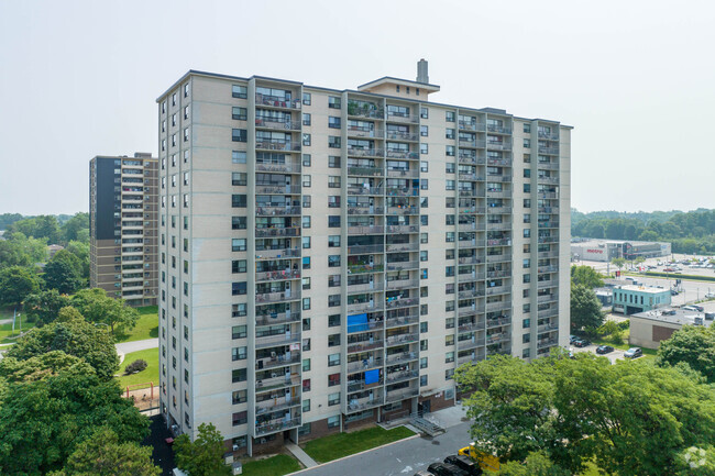 Building Photo - Golf View Towers 1