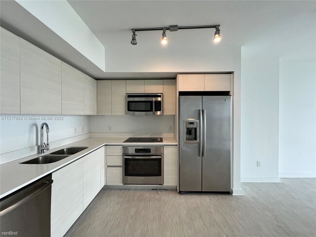 Building Photo - 1 br, 1 bath Condo - 4250 Biscayne Blvd 2783