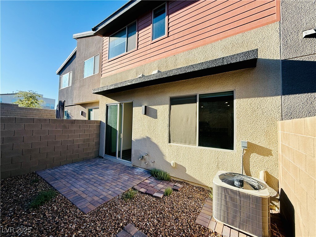 Foto del edificio - 3219 Timorasso Ave
