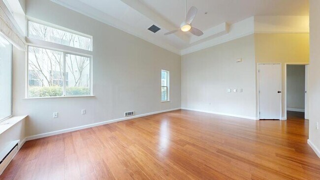 Building Photo - 135 Valencia St