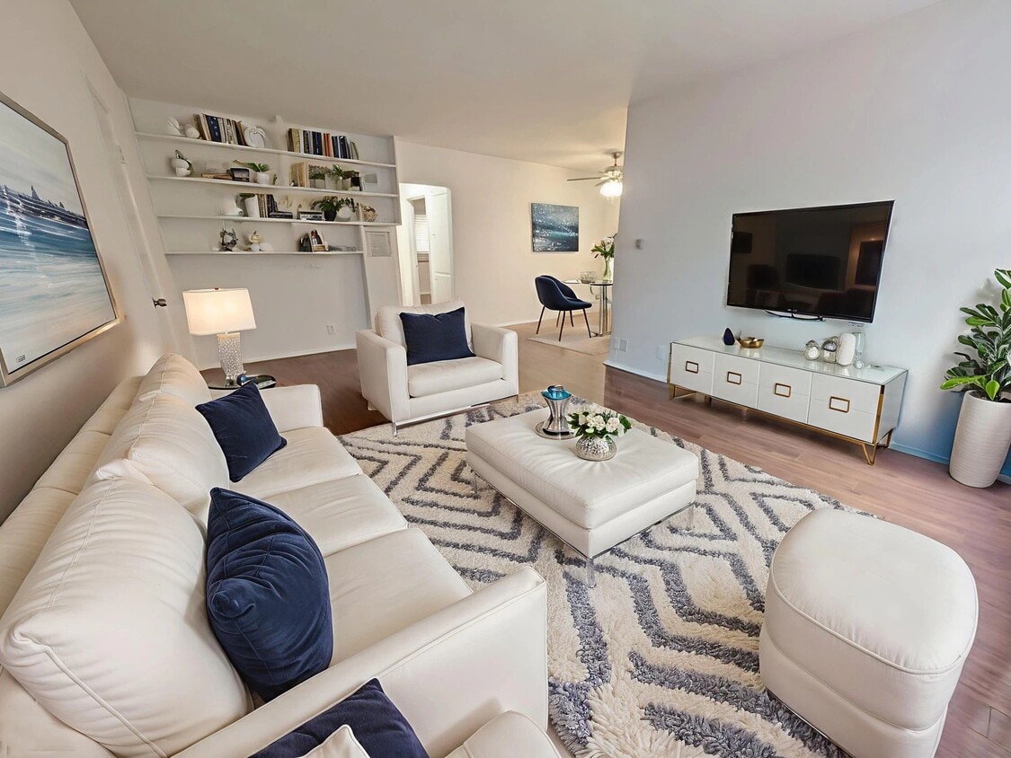 Primary Photo - The Alamar