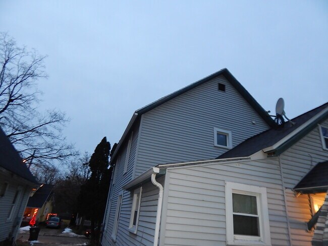 Back - 1010 Cleveland St