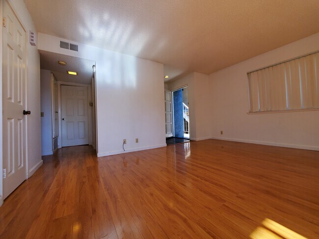 Living Room 1-2 - 33861 Diana Dr