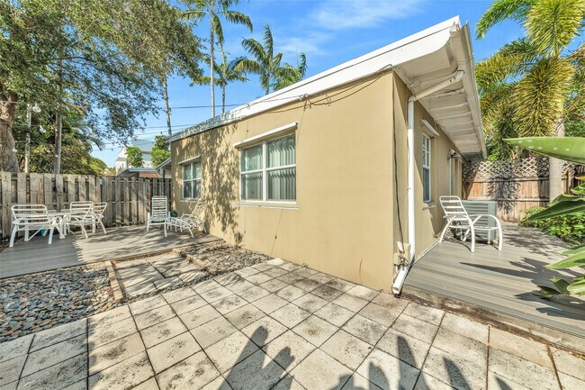 Foto del edificio - 805 NE 17th Ave