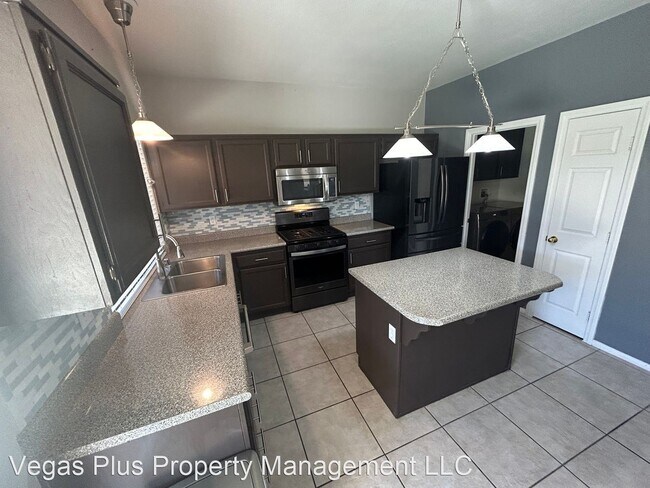 Building Photo - 4 br, 2.5 bath House - 1915 Chickasaw Drive
