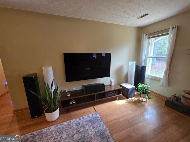 Foto del edificio - 520 Cornwallis Way