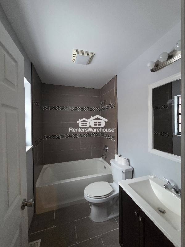 Foto del edificio - 74 Breezeview Dr