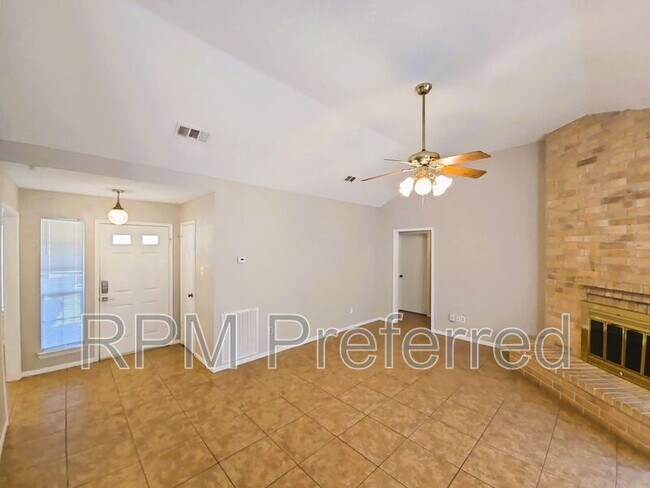 Building Photo - 14807 Cypress Ridge Dr