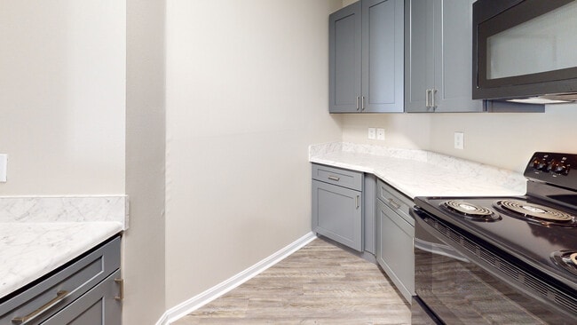 Interior Photo - 20 Lambourne