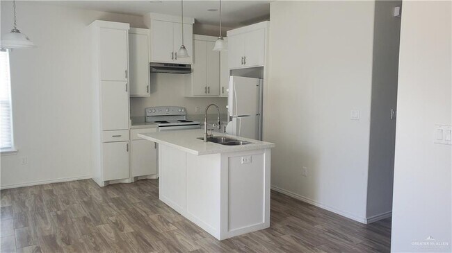 Foto del edificio - 520 S Indiana Ave