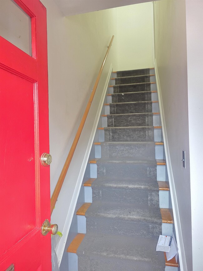 Building Photo - 4325 Meadowview Ave