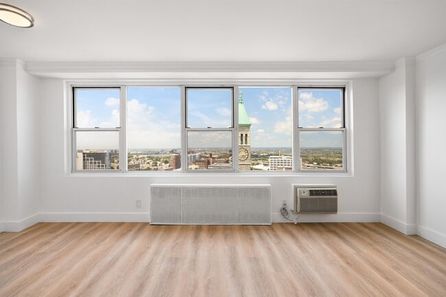Foto del edificio - 10 Huron Ave