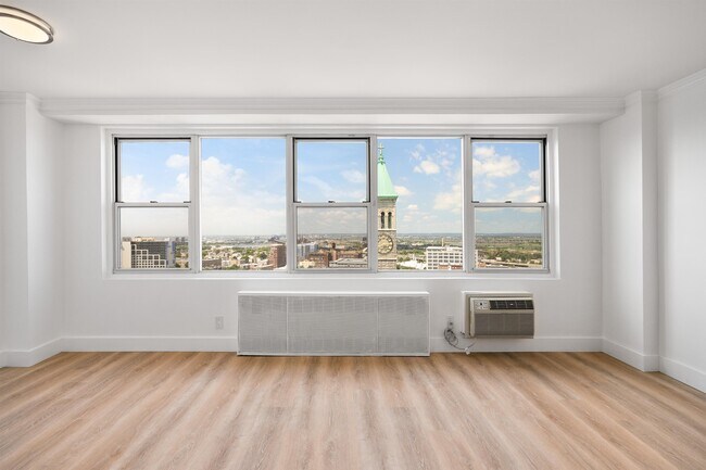 Foto del edificio - 10 Huron Ave
