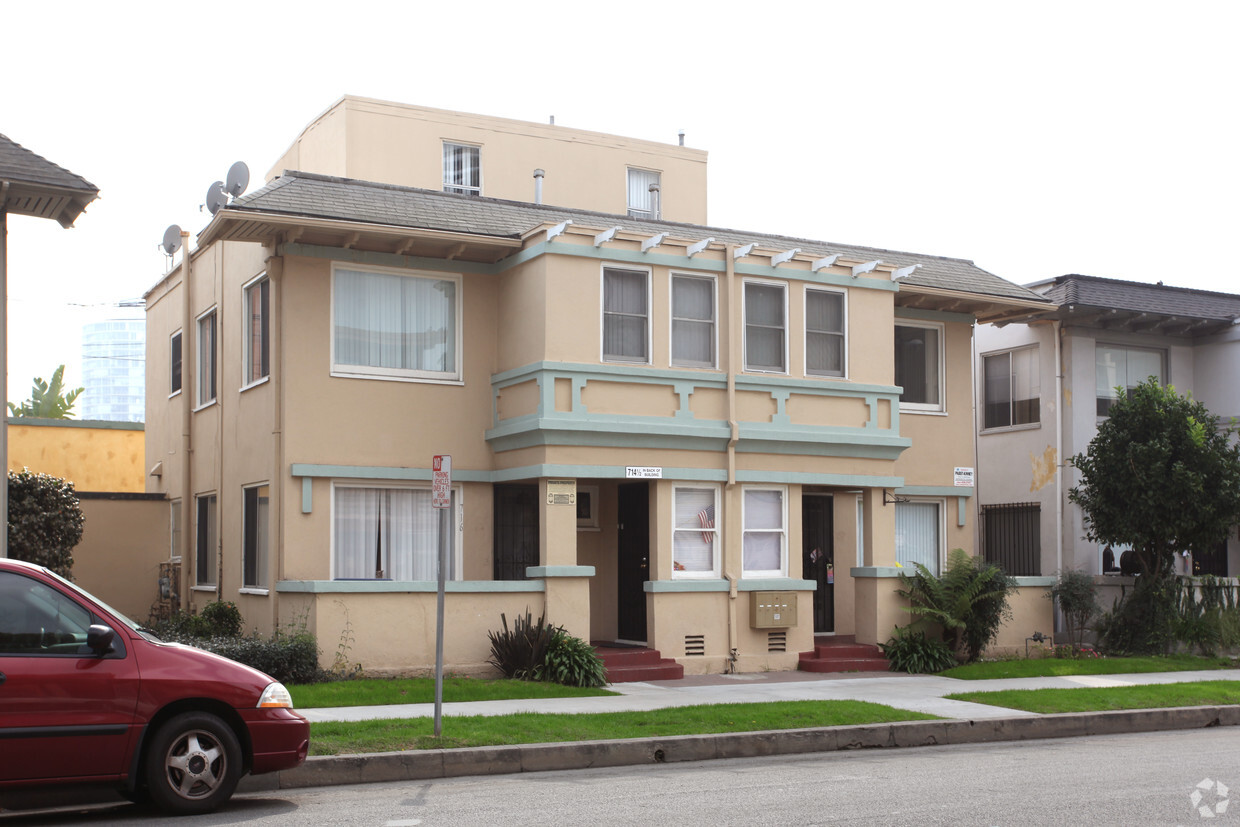 Building Photo - 710 E 3rd St