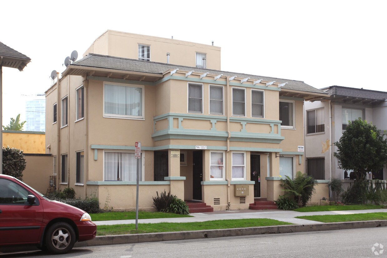 Foto del edificio - 710 E 3rd St