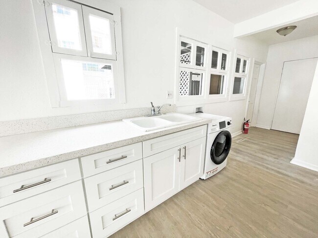 New Kitchen Right Side - 1108 N Sweetzer Ave