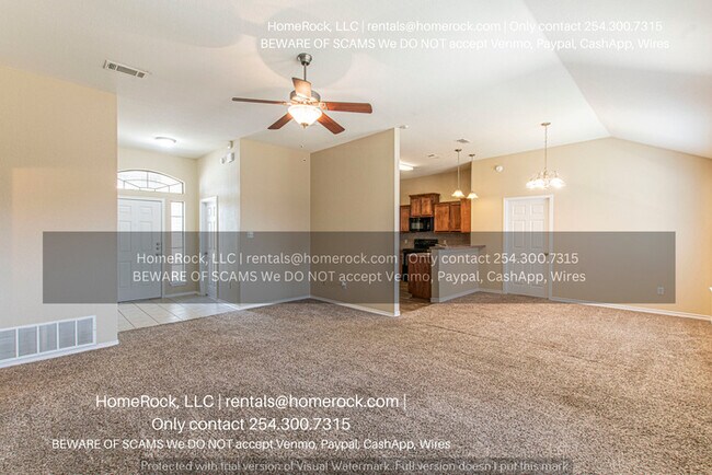 Foto del edificio - 4 Bedroom 2 Bath Available NOW