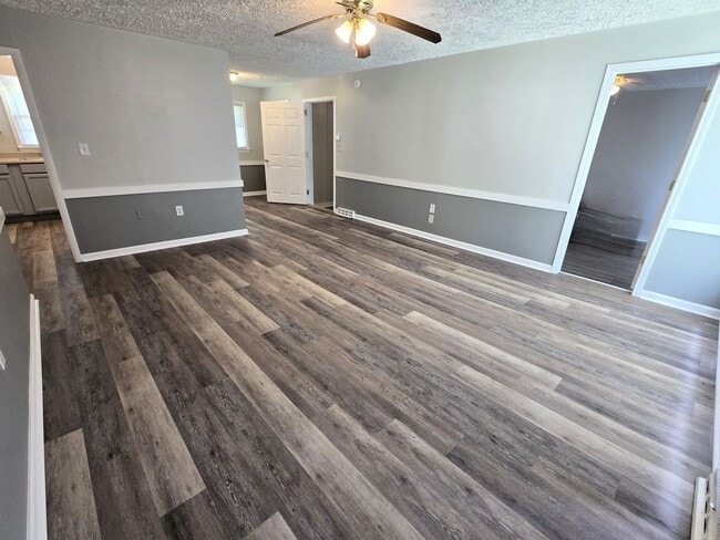 Building Photo - 3/2 with Fenced Yard; In-town and Near an AppalCART