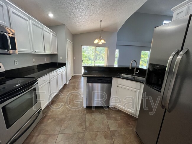 Building Photo - 192 Canary Island Cir