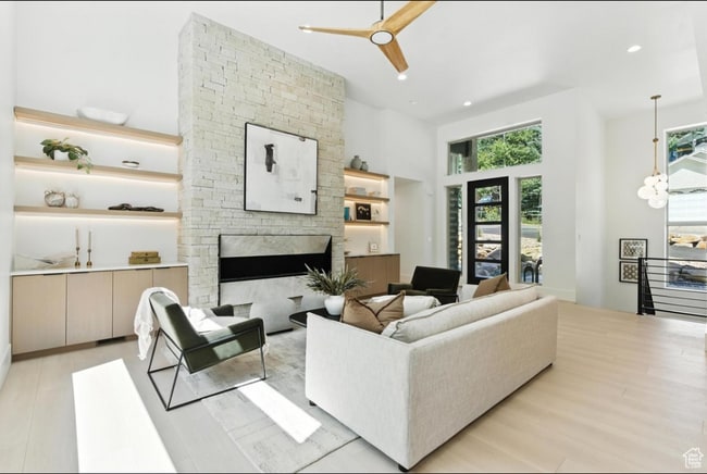 Building Photo - 415 Woodland Dr