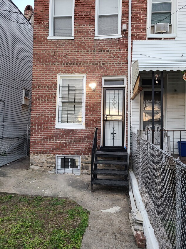 Foto principal - 2336 N Monroe St