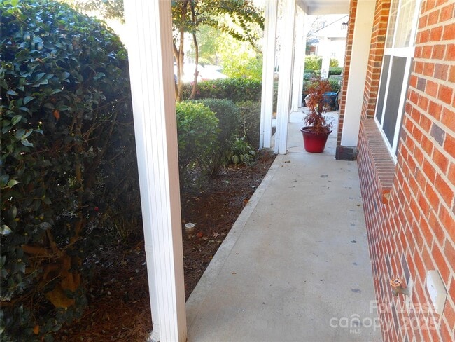 Building Photo - 8092 Kennet Ln