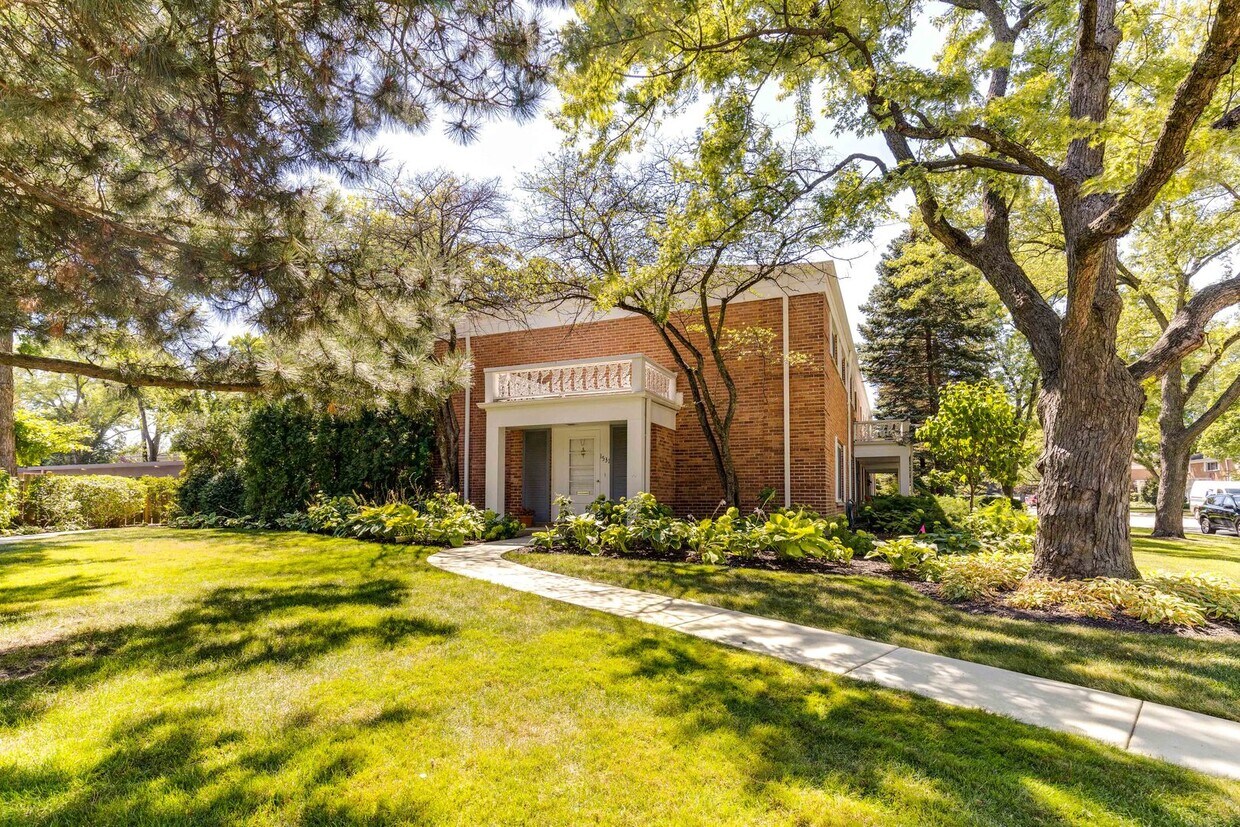 1531 Palmgren Dr, Glenview, IL 60025 Townhome Rentals in Glenview IL