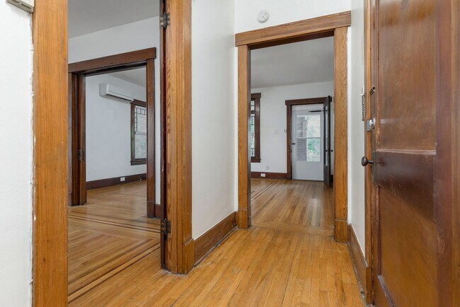Foto del edificio - 145 N Keats Ave