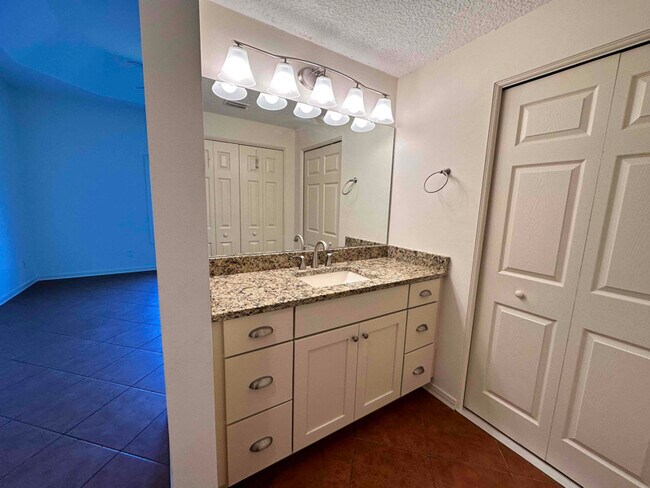 Building Photo - 2099 Winterbourne W