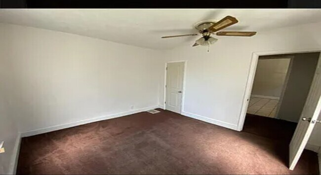 Foto del edificio - 9701 Denison Ave