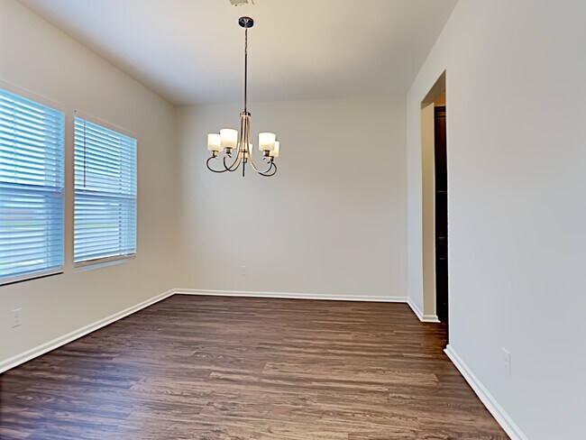 Foto del edificio - 425 Thoroughbred Drive