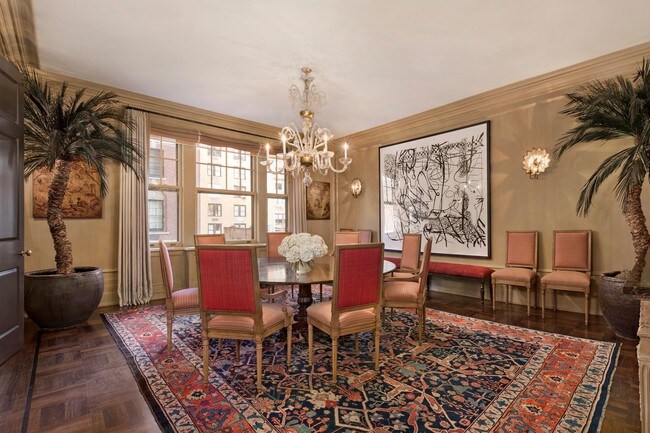 Building Photo - 555 Park Ave