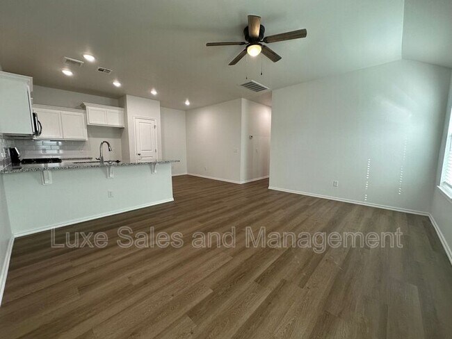 Building Photo - 11504 Mackenzie Wy