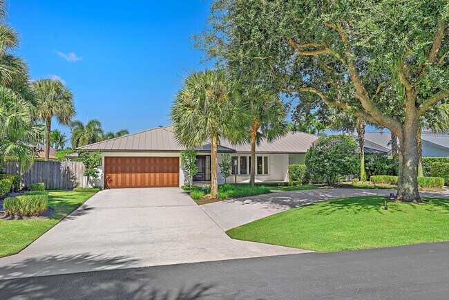 Foto del edificio - 2408 Bay Village Ct