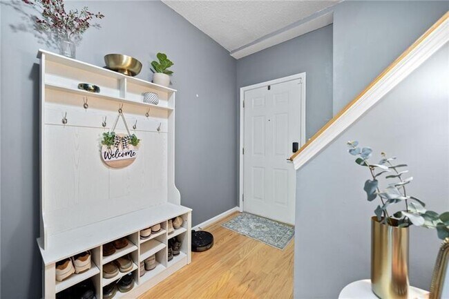 Foto del edificio - 106 Spring Heights Ln