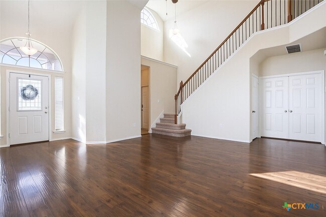 Building Photo - 6231 Ambrose Cir