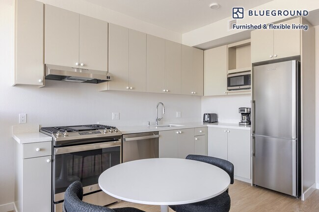 Building Photo - 200 Mesnager St