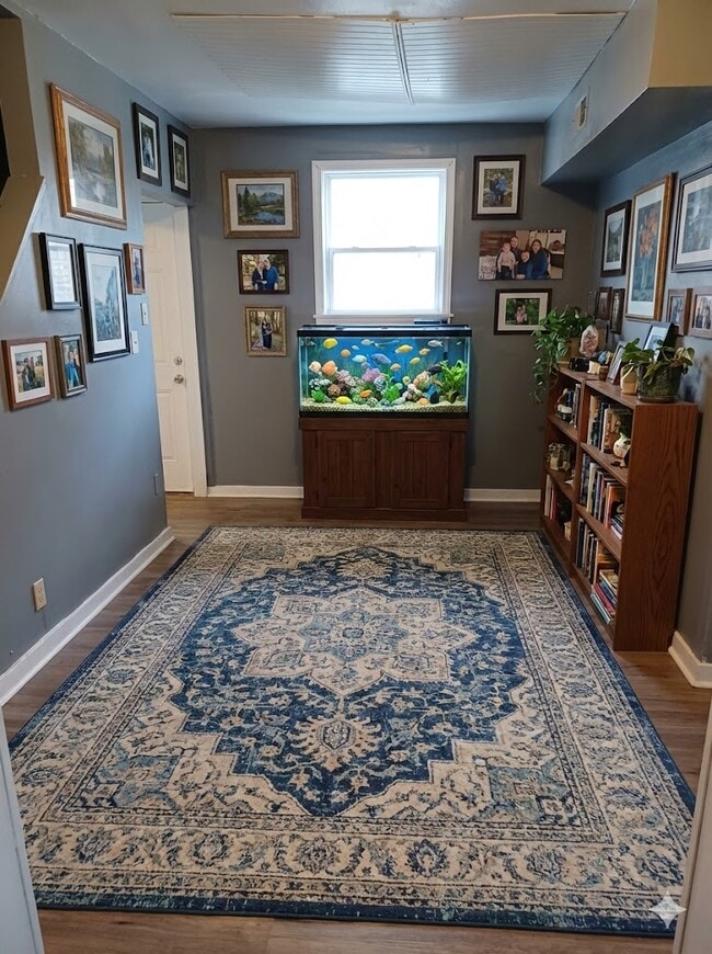 Building Photo - 1924 Latham St